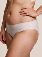 Seamless Mid-Waist Brief