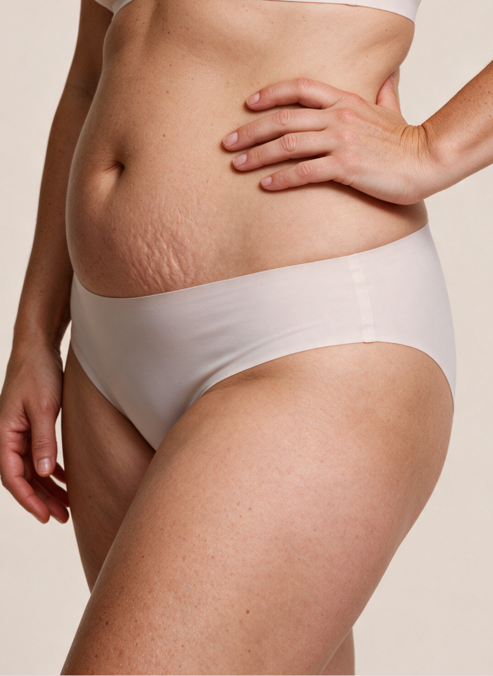 Seamless Mid-Waist Brief