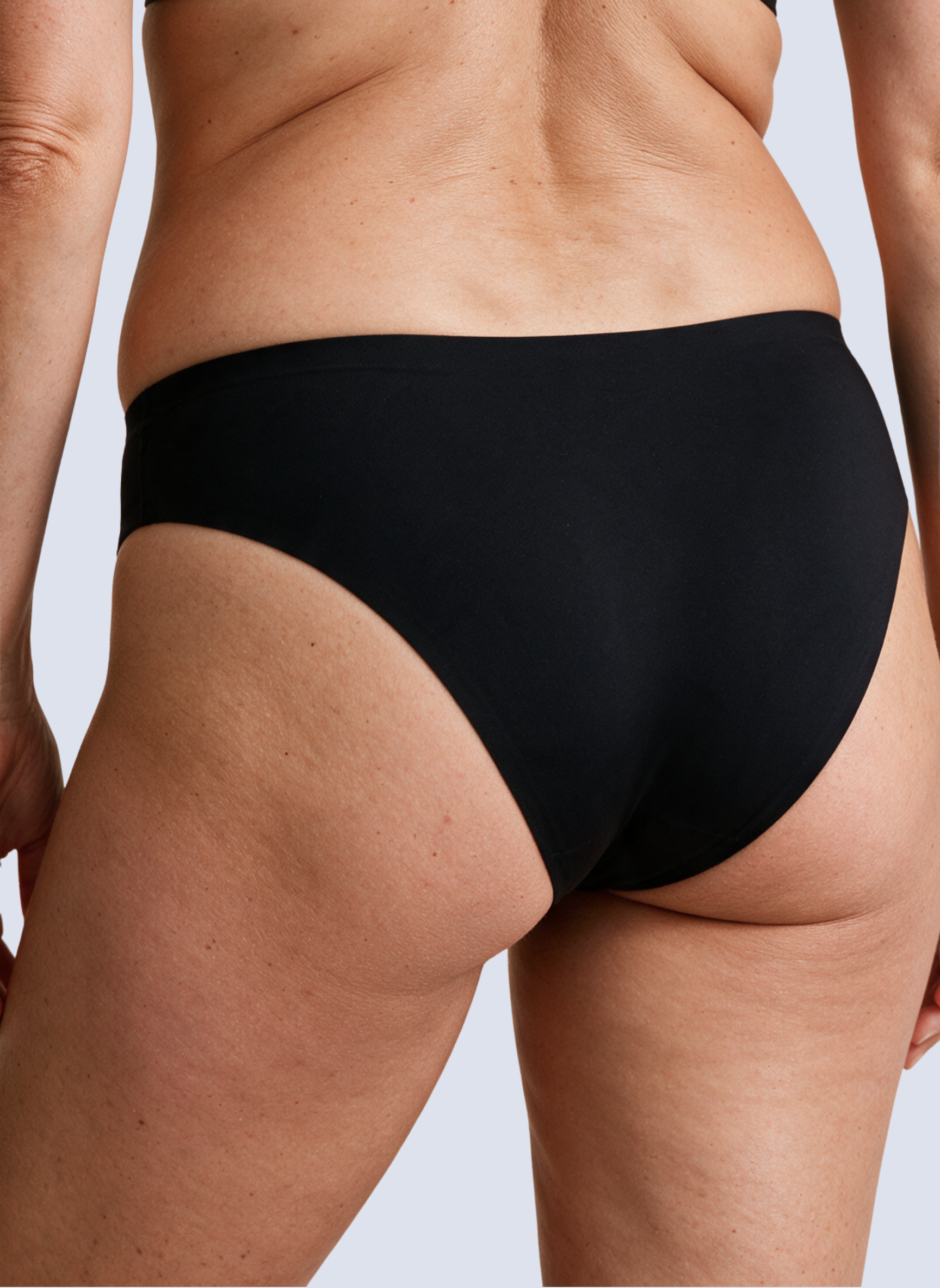 Seamless Mid-Waist Brief