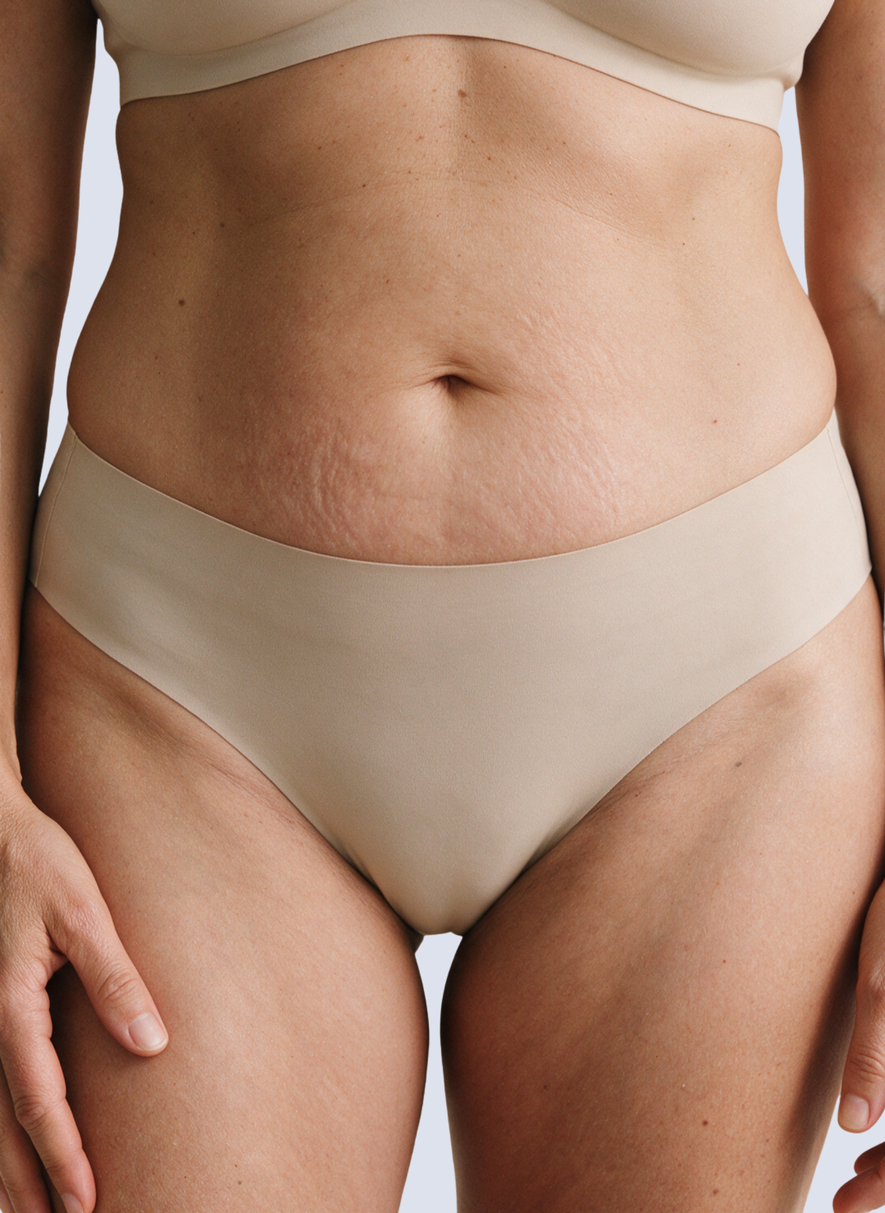 Seamless Mid-Waist Brief
