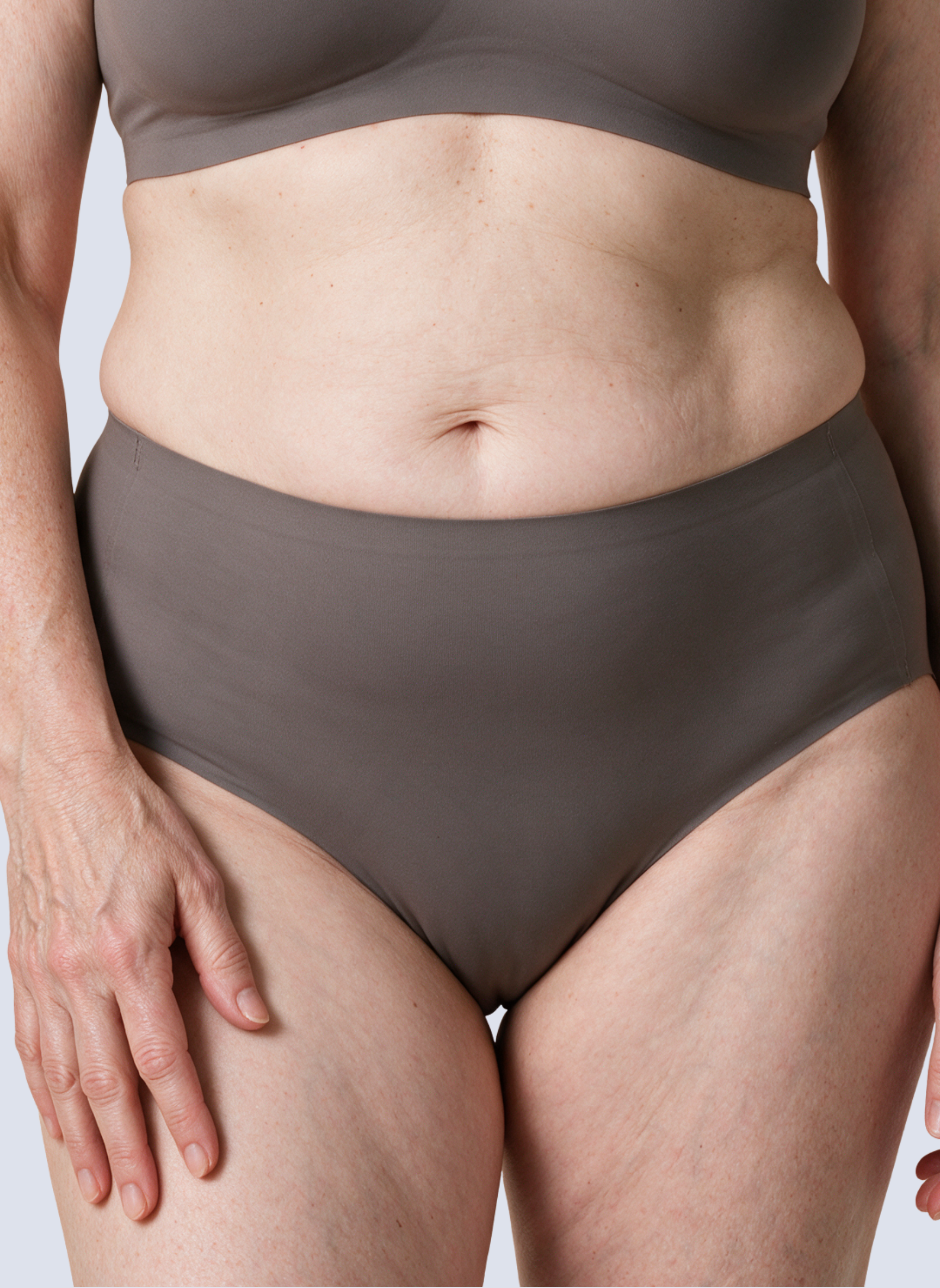 Seamless High-Waist Brief